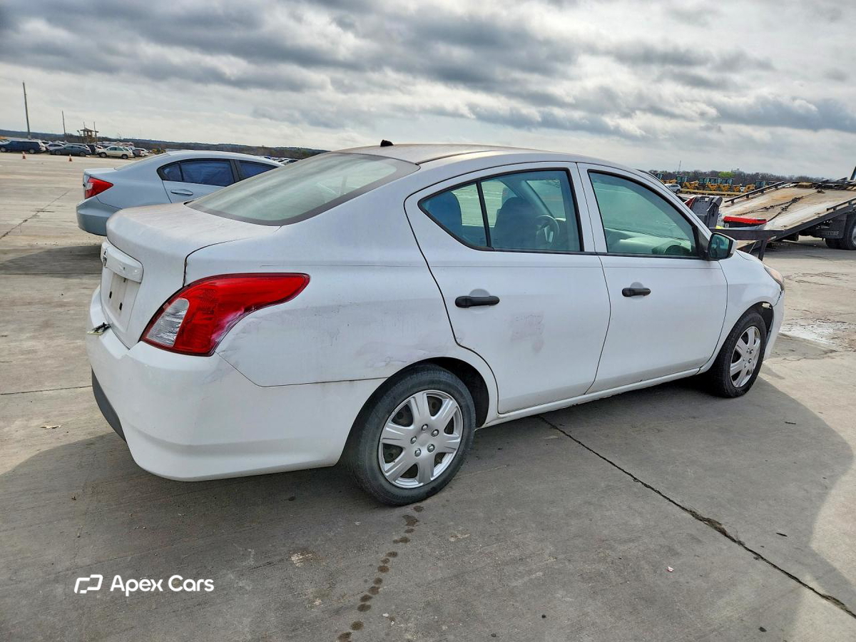 Nissan Versa 2016