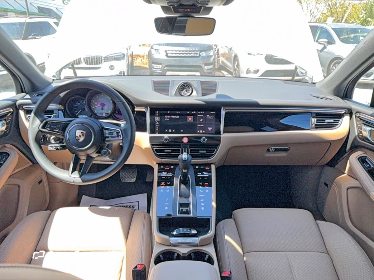 Porsche Macan 2025