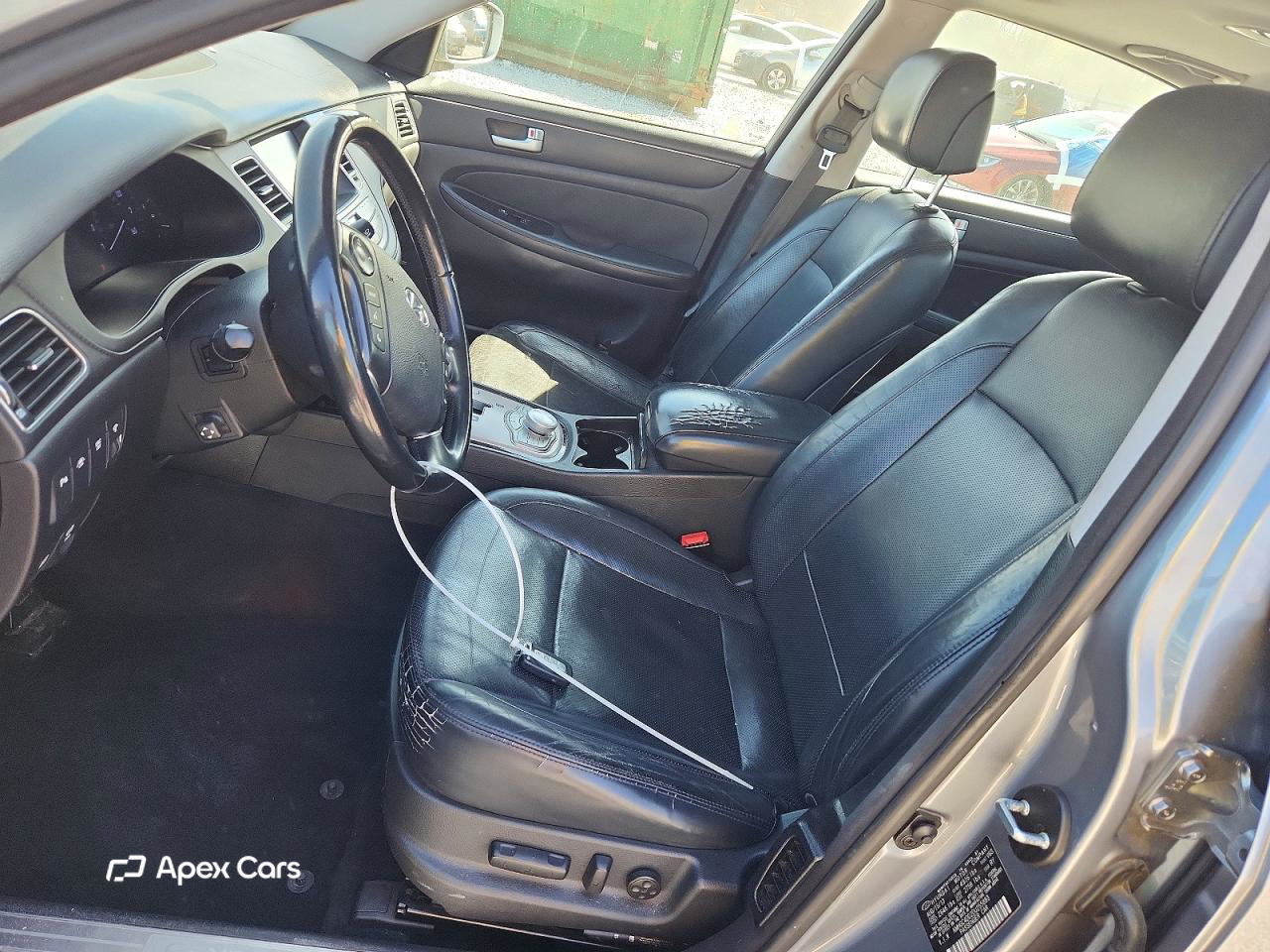 Hyundai Genesis 2013