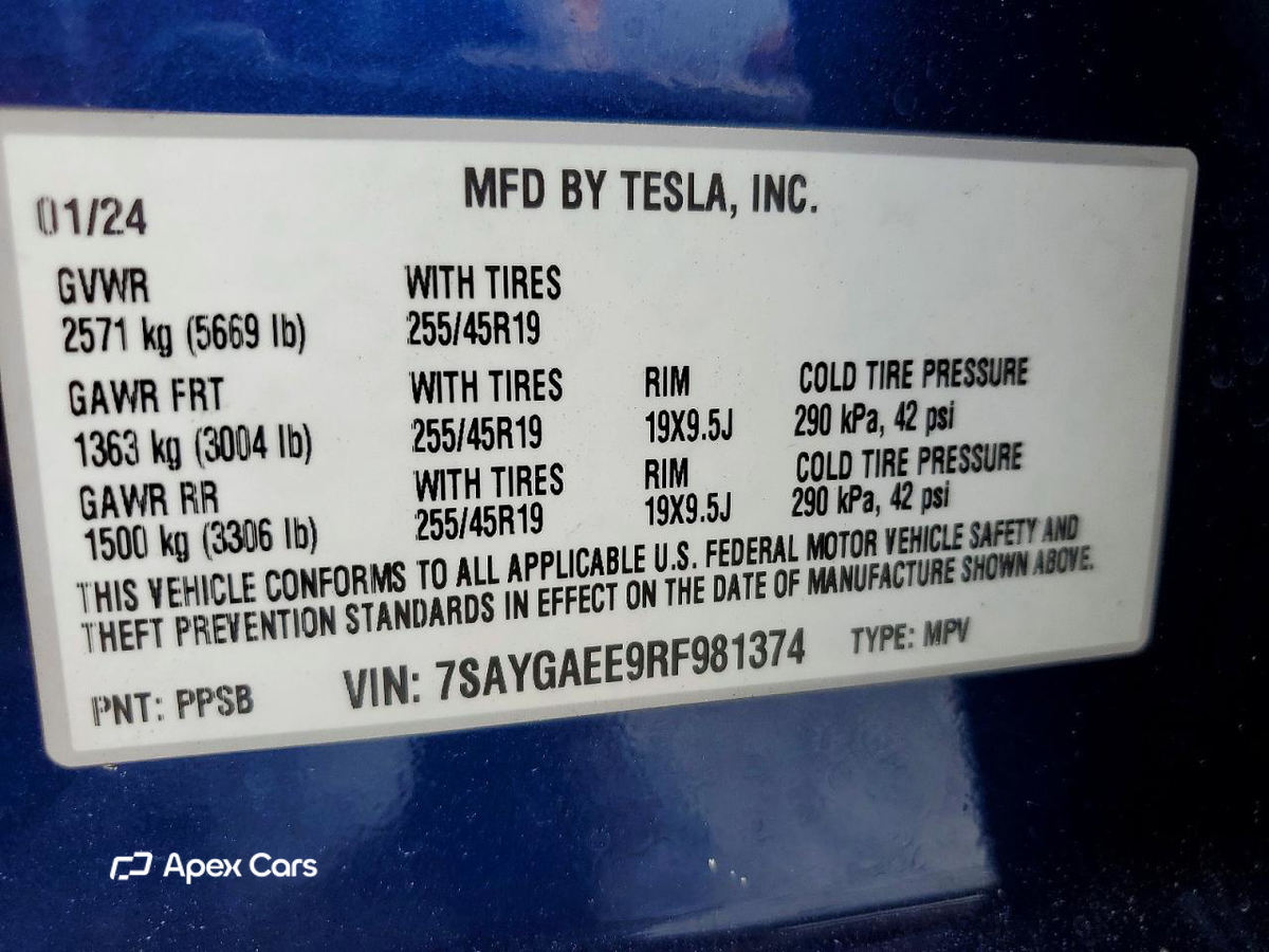 Tesla Model Y 2024
