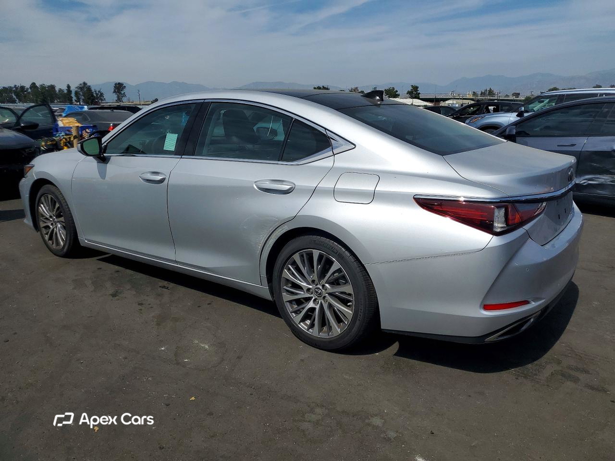 Lexus ES 2020
