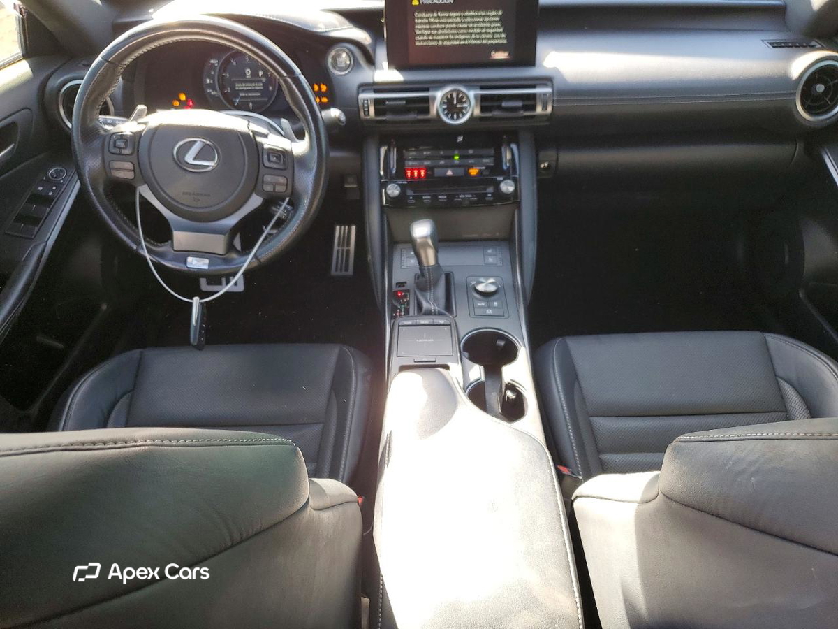 Lexus IS 2021