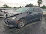 Chrysler Pacifica 2017