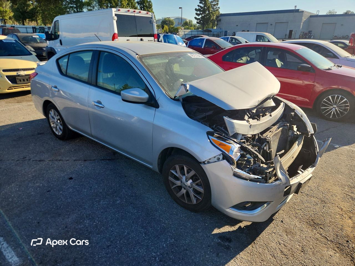 Nissan Versa 2018