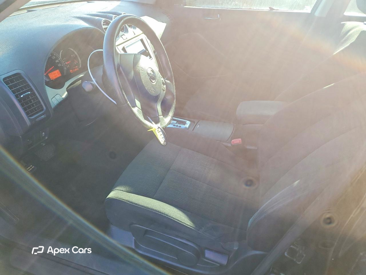 Nissan Altima 2012