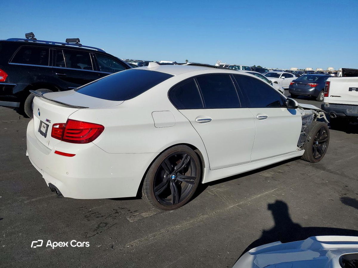 BMW M5 2013