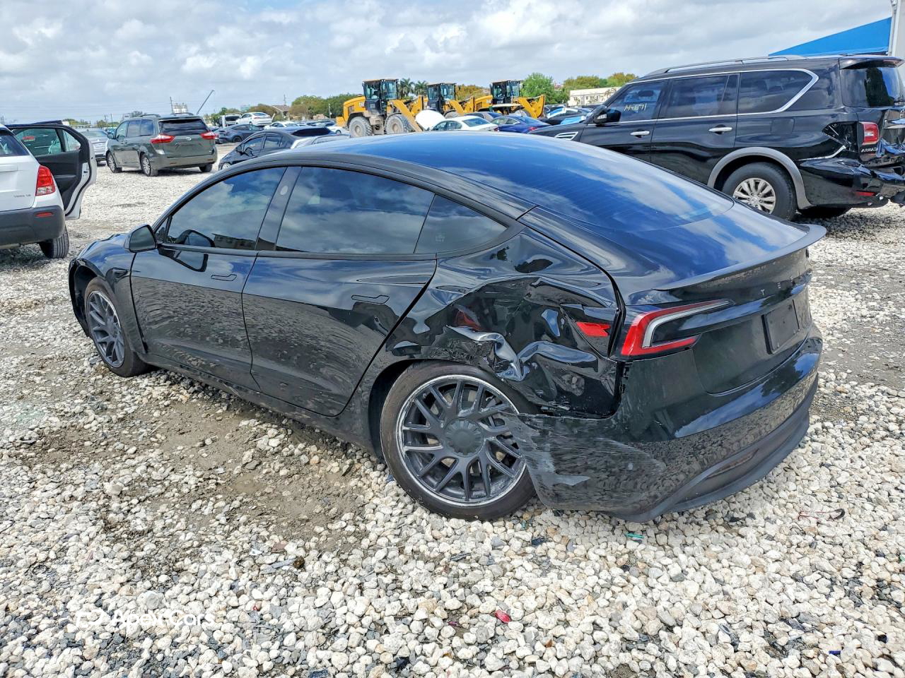 Tesla Model 3 2025