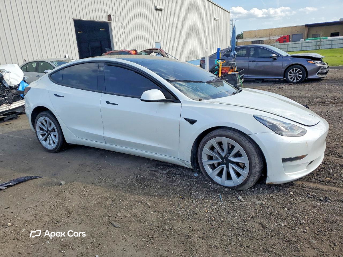 Tesla Model 3 2023