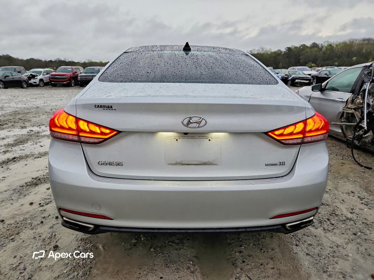 Hyundai Genesis 2015
