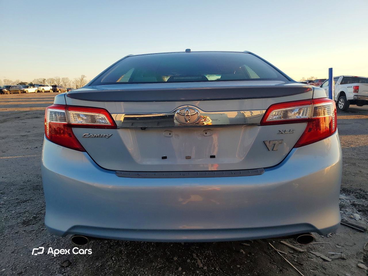 Toyota Camry 2012