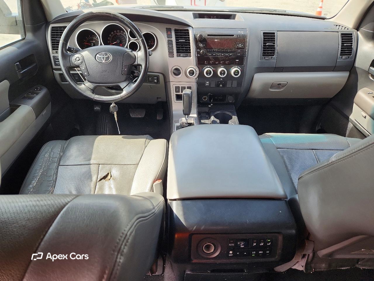 Toyota Sequoia 2013