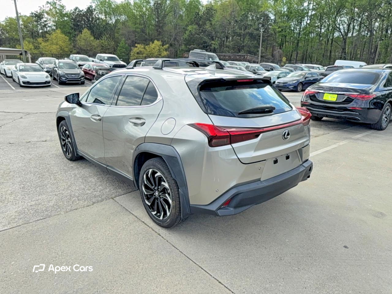 Lexus UX 2021