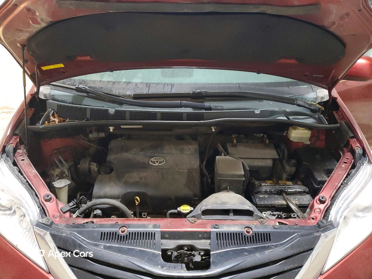 Toyota Sienna 2011