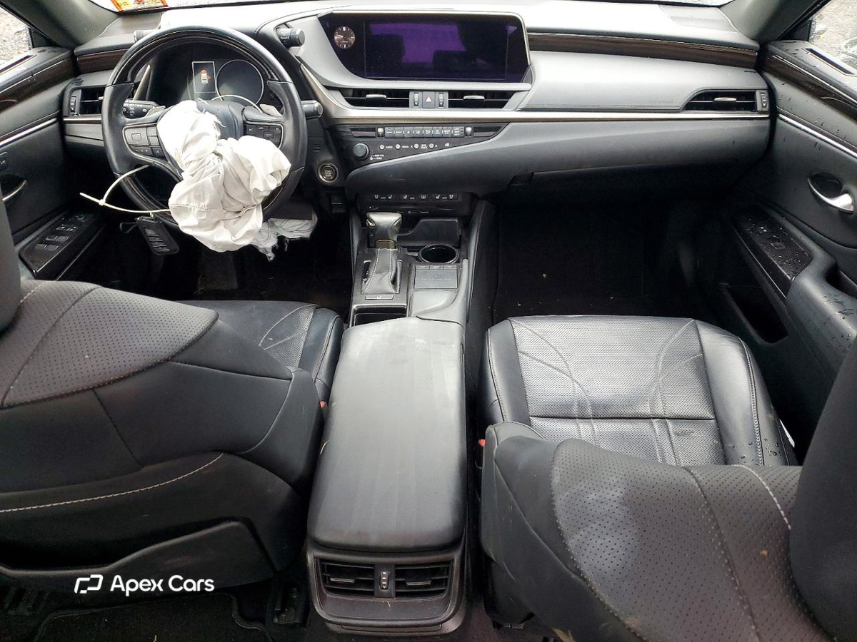 Lexus ES 2019