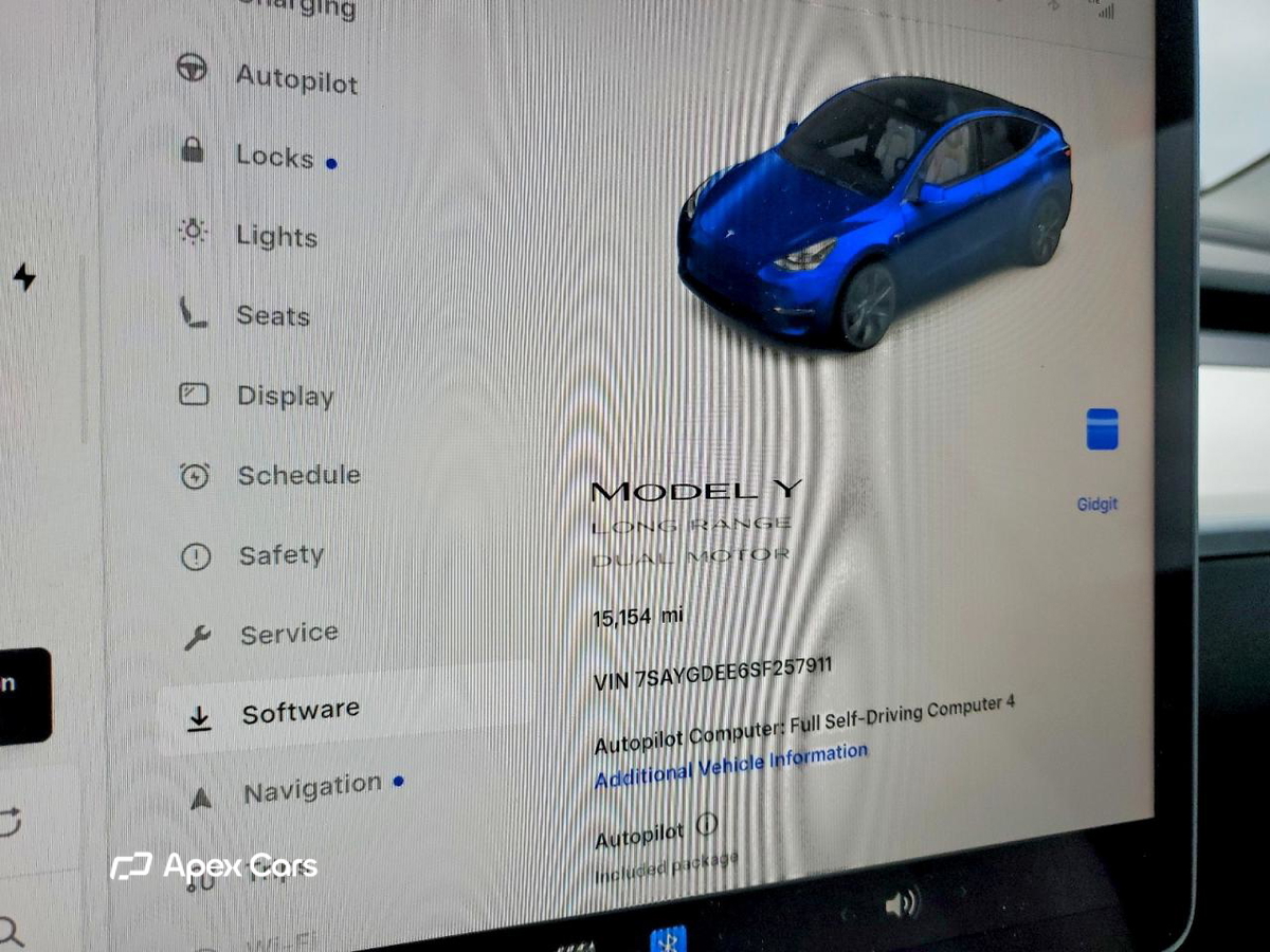 Tesla Model Y 2025