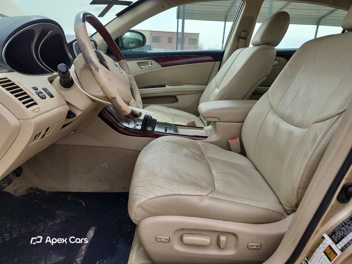 Toyota Avalon 2011