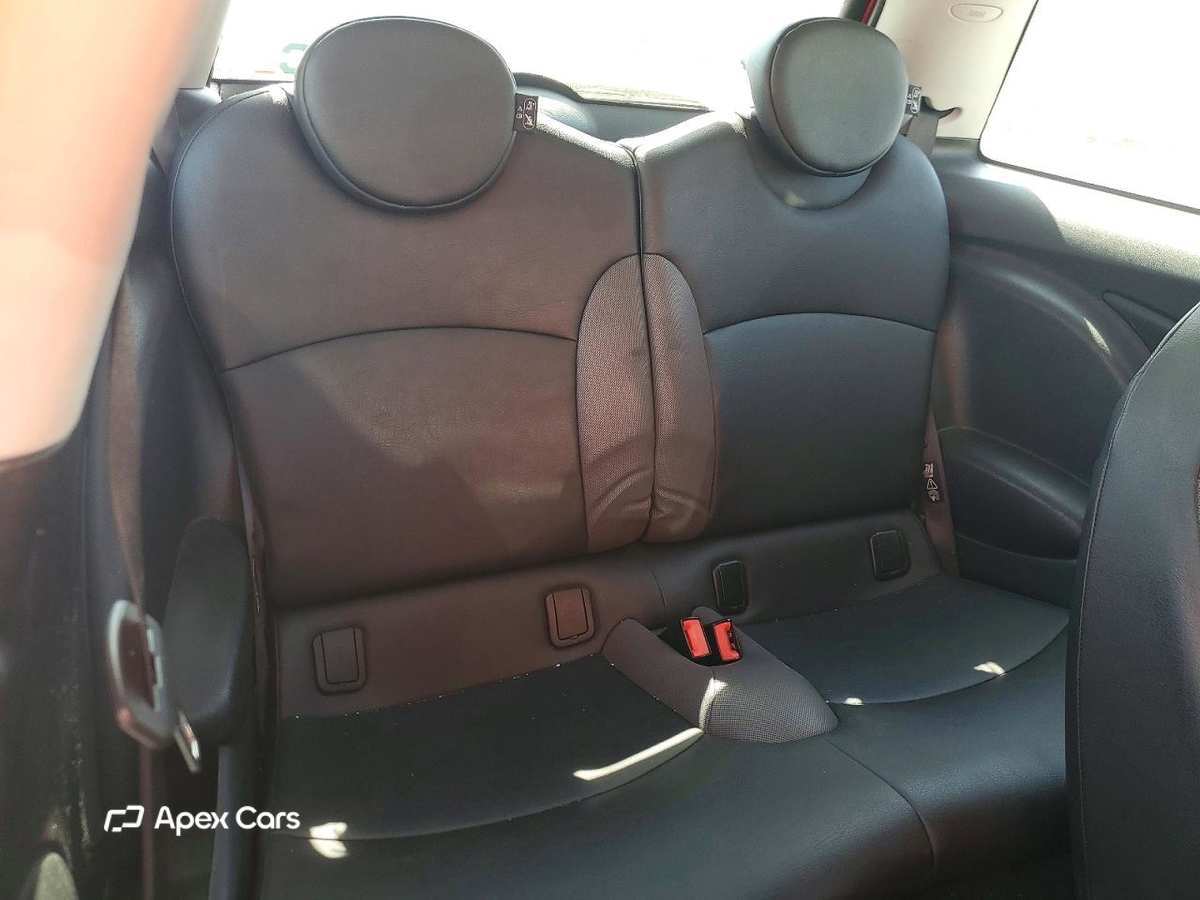 MINI Cooper 2010