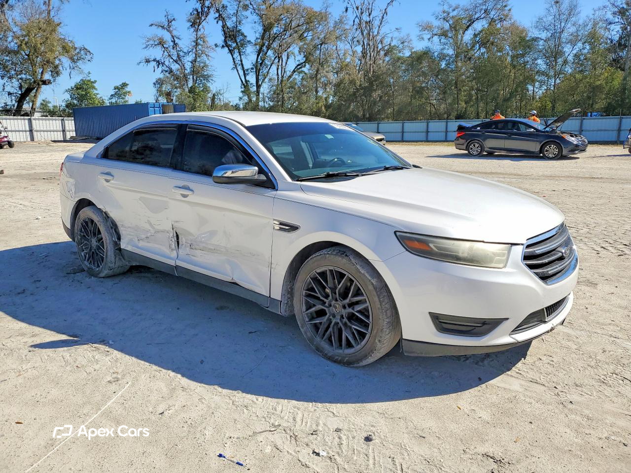 Ford Taurus 2015