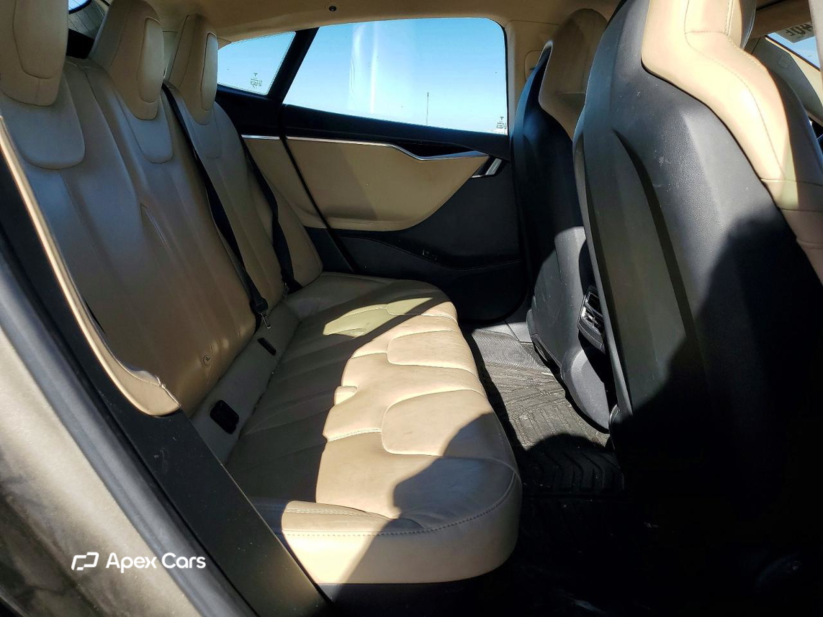 Tesla Model S 2016