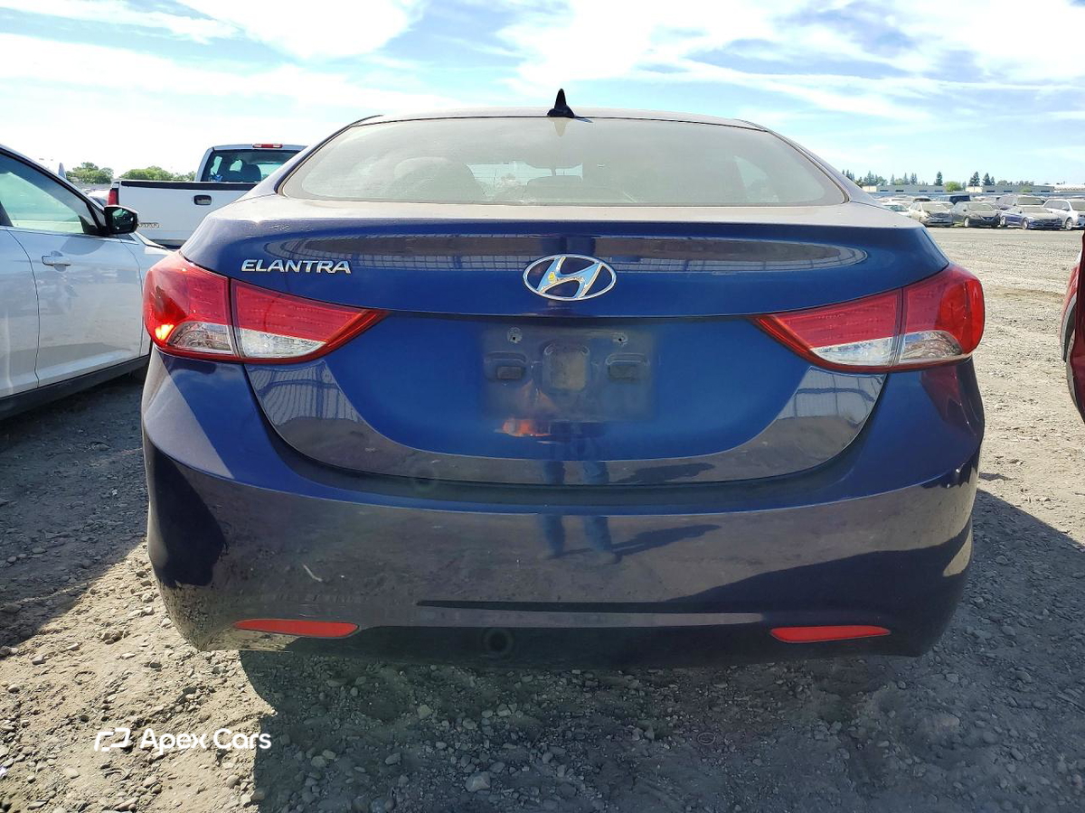 Hyundai Elantra 2013