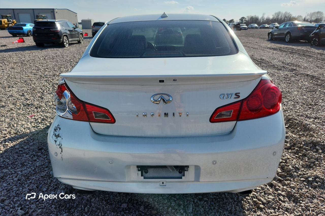 Infiniti G 2010