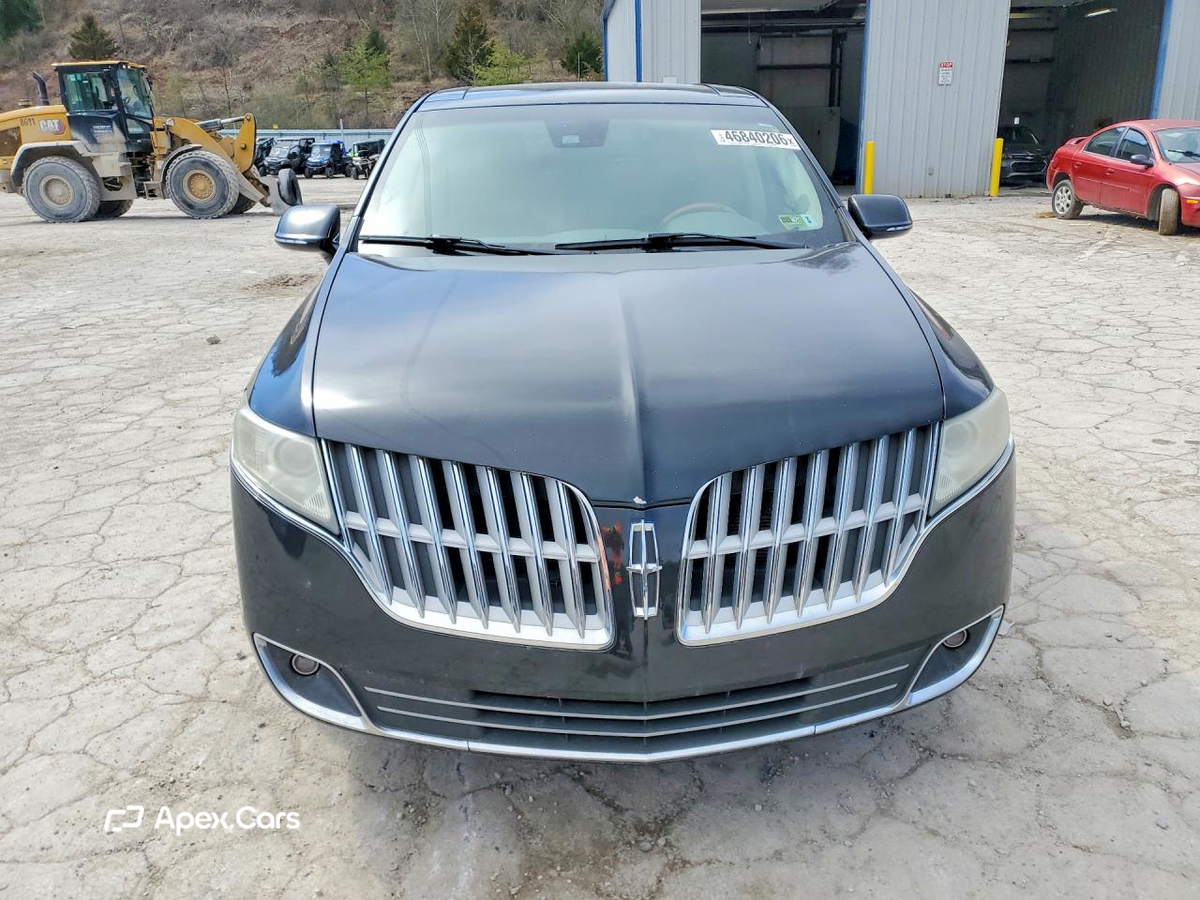 Lincoln MKT 2010