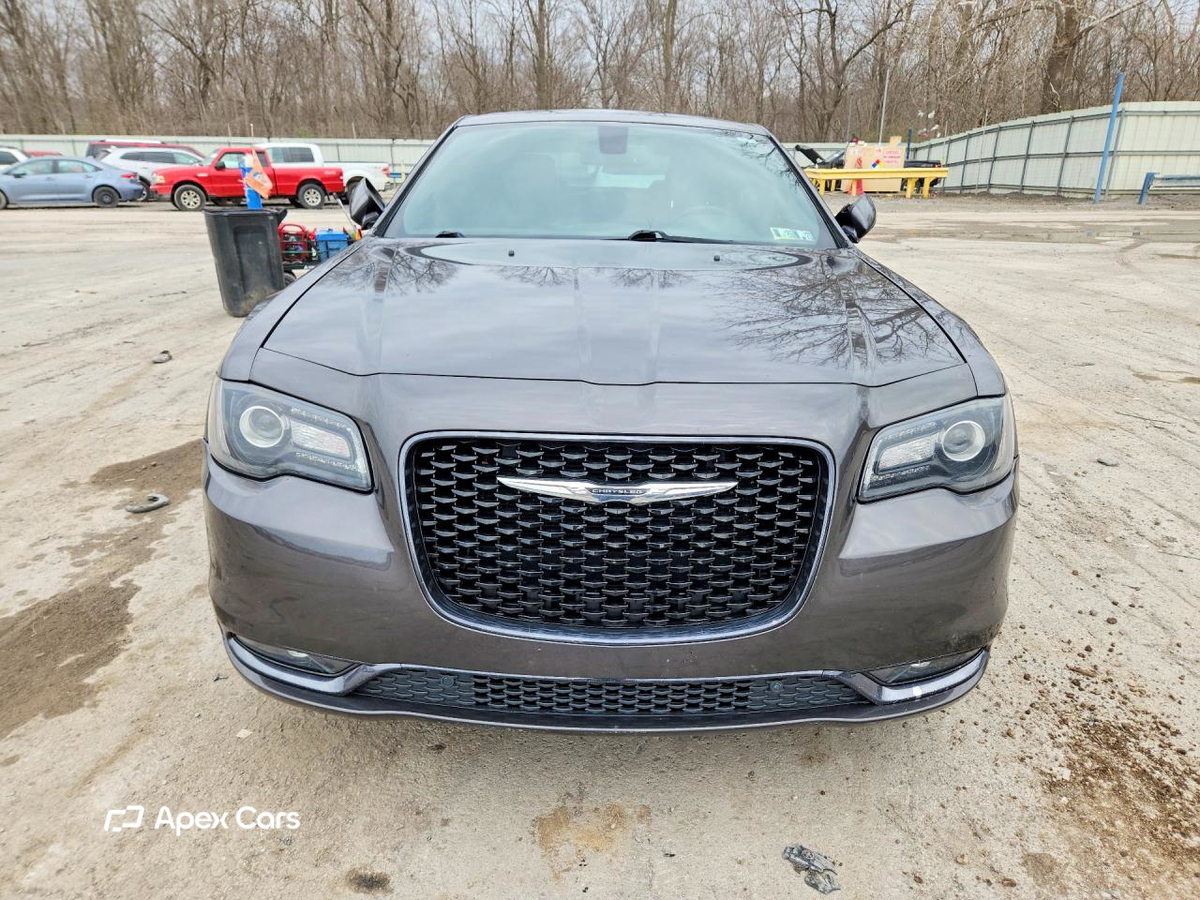 Chrysler 300 2017