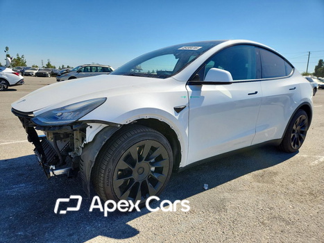 Tesla Model Y 2021 - Image 1 of 15