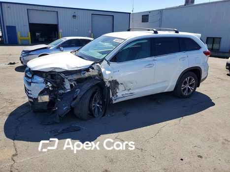 Toyota Highlander 2018 - Image 1 of 13