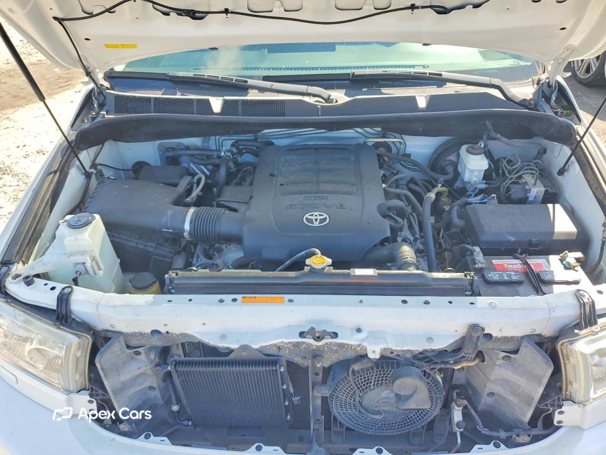 Toyota Sequoia 2016