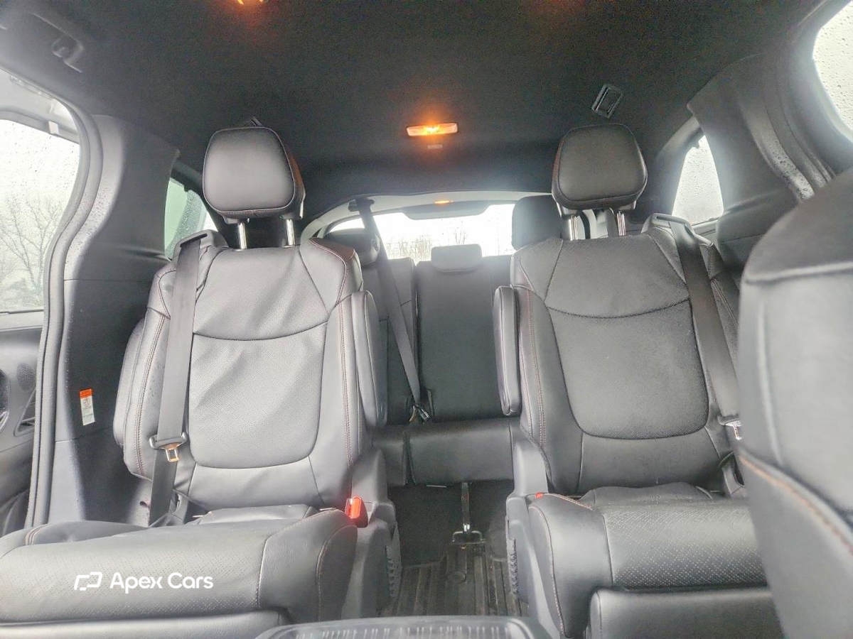 Toyota Sienna 2025