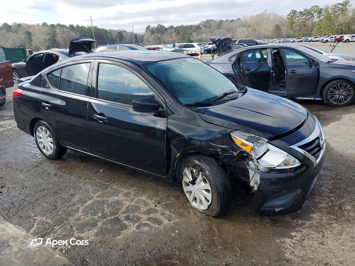 Nissan Versa 2019