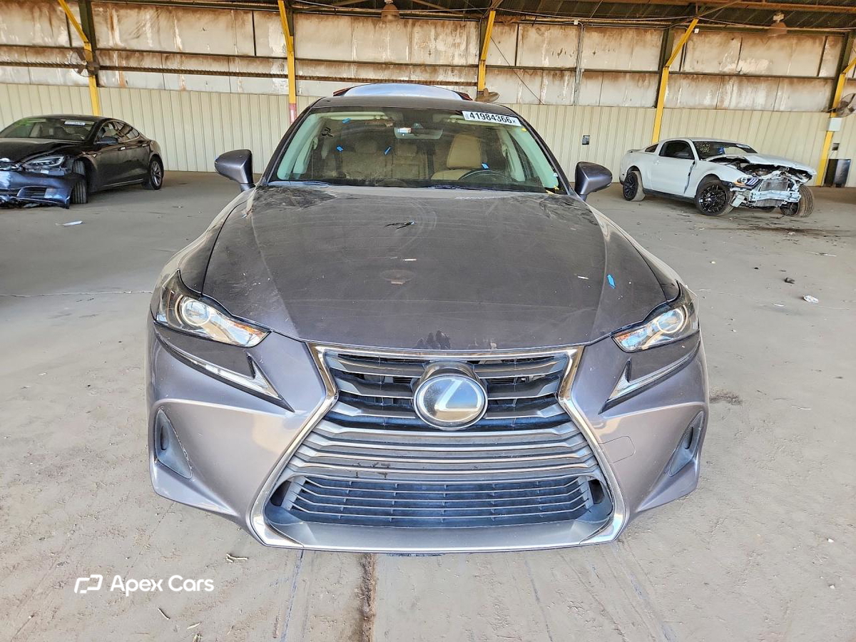 Lexus IS 2020