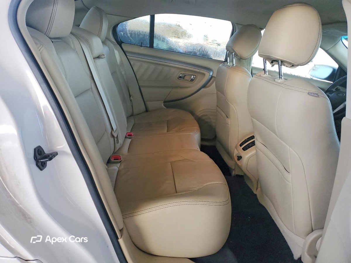 Ford Taurus 2016