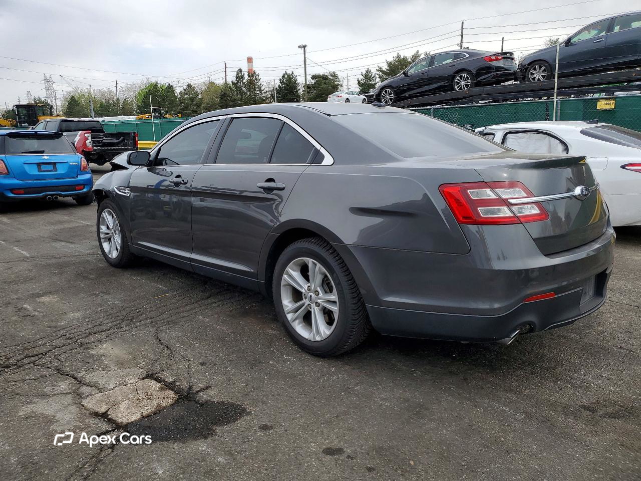 Ford Taurus 2016