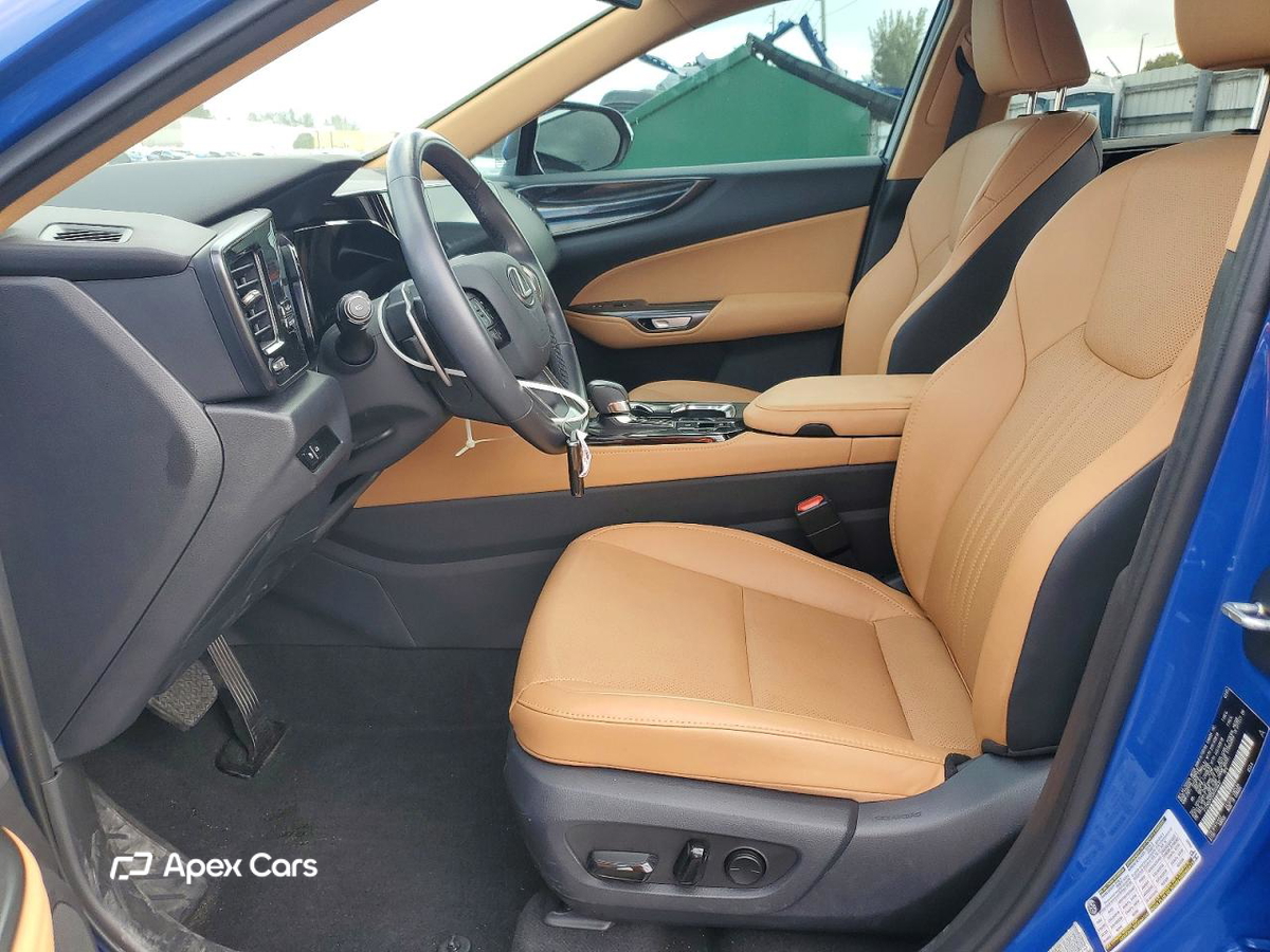 Lexus NX 2025