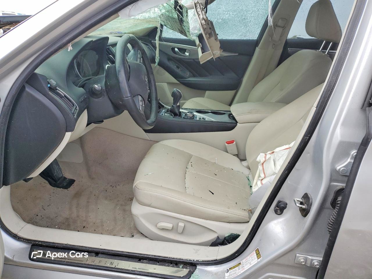 Infiniti Q50 2015