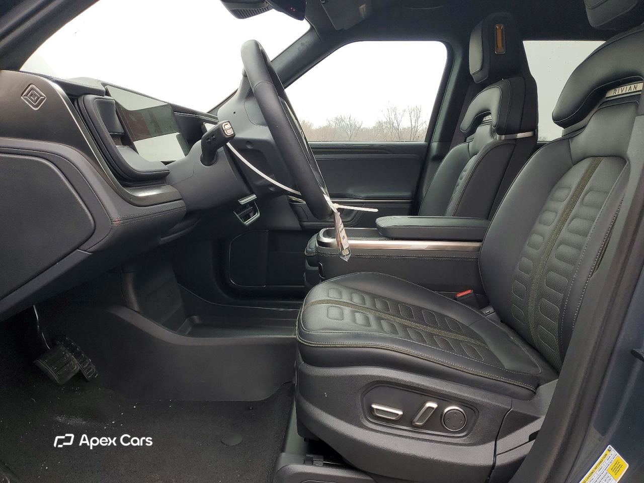 Rivian R1S 2025