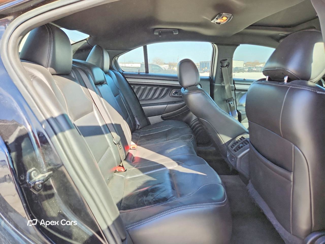Ford Taurus 2016