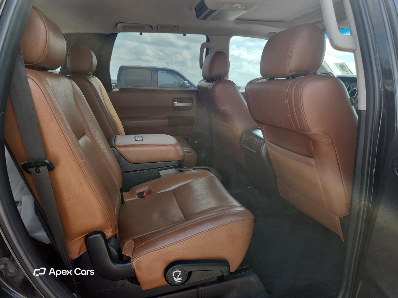 Toyota Sequoia 2010