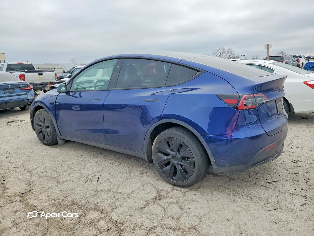 Tesla Model Y 2025
