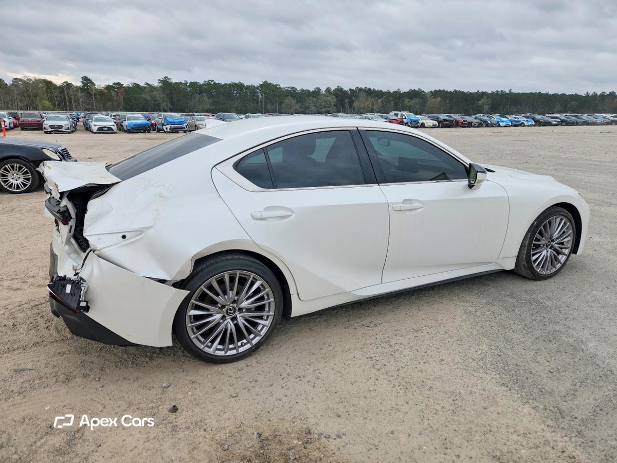Lexus IS 2022