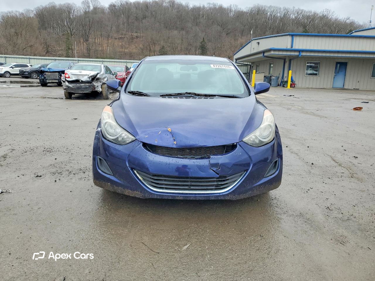 Hyundai Elantra 2012
