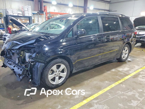 Toyota Sienna 2017 - Image 1 of 15