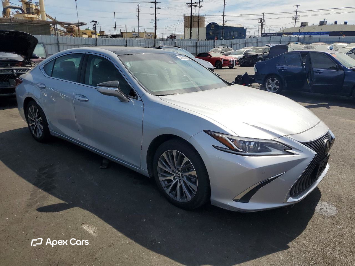Lexus ES 2020