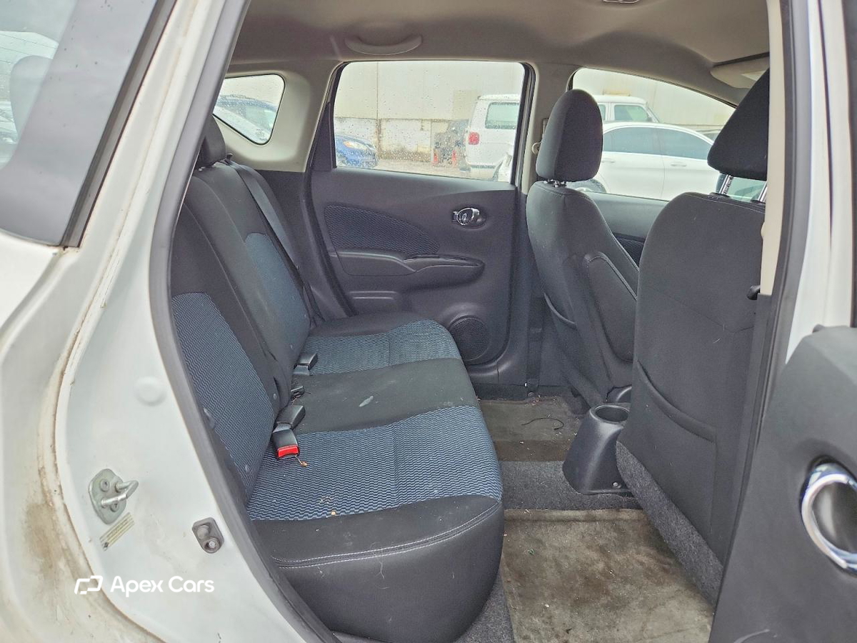 Nissan Versa 2015