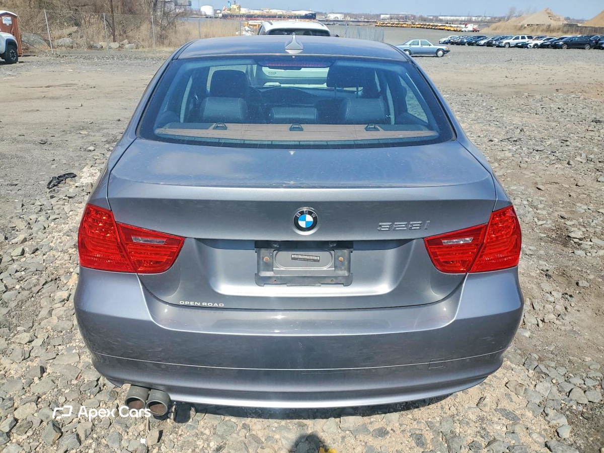 BMW Series 3 2010