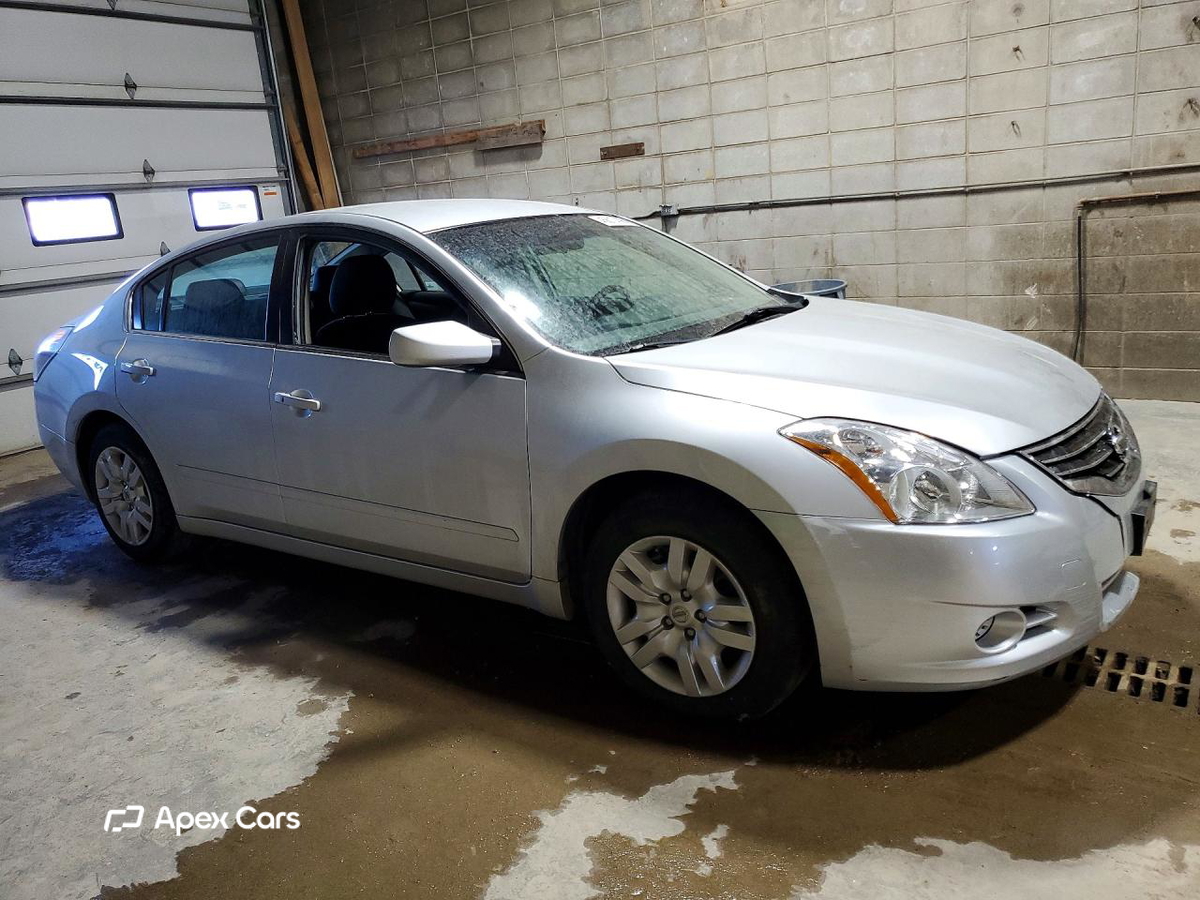 Nissan Altima 2012