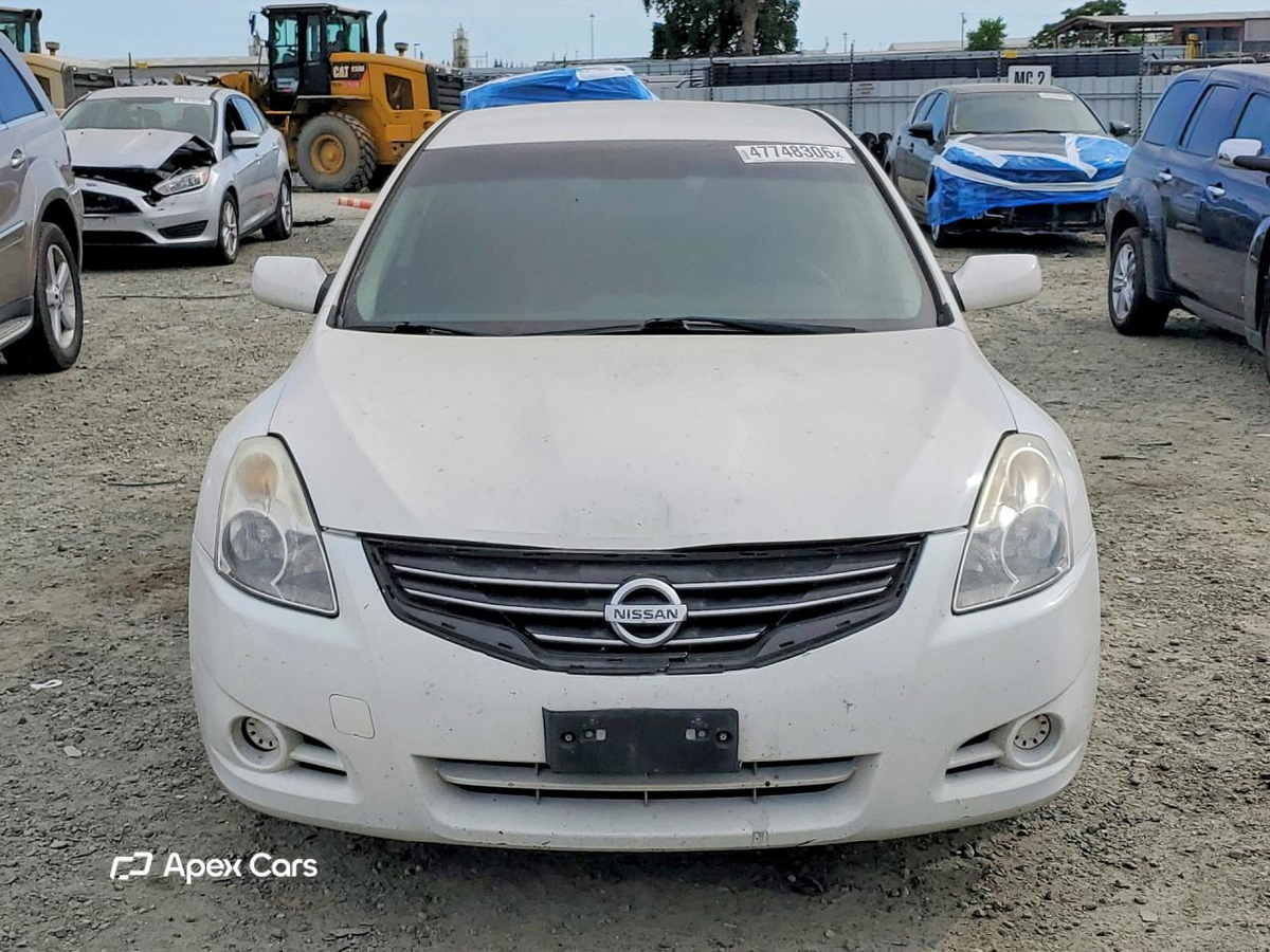Nissan Altima 2012