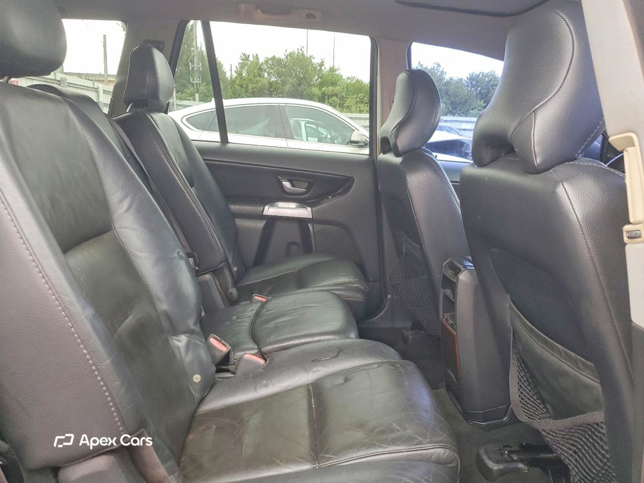 Volvo XC90 2004